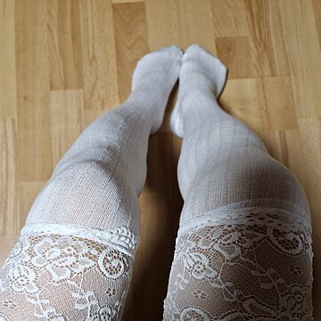 Weiße Overknees mit Spitze 