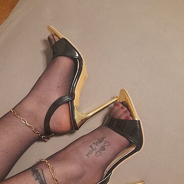 Heisse, langetragene  duftende Schuhe