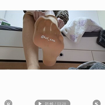 Meine Tatzen posen für dich😋💖